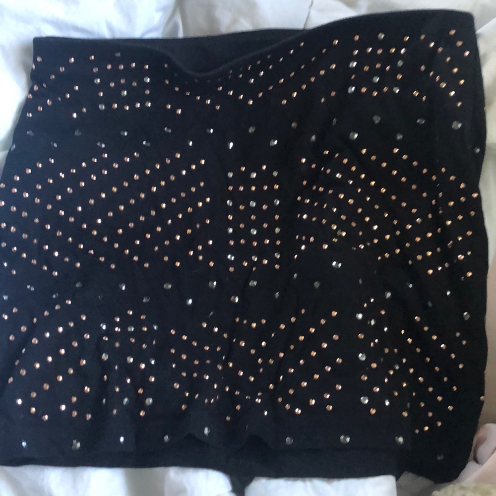 Express skirt w stones